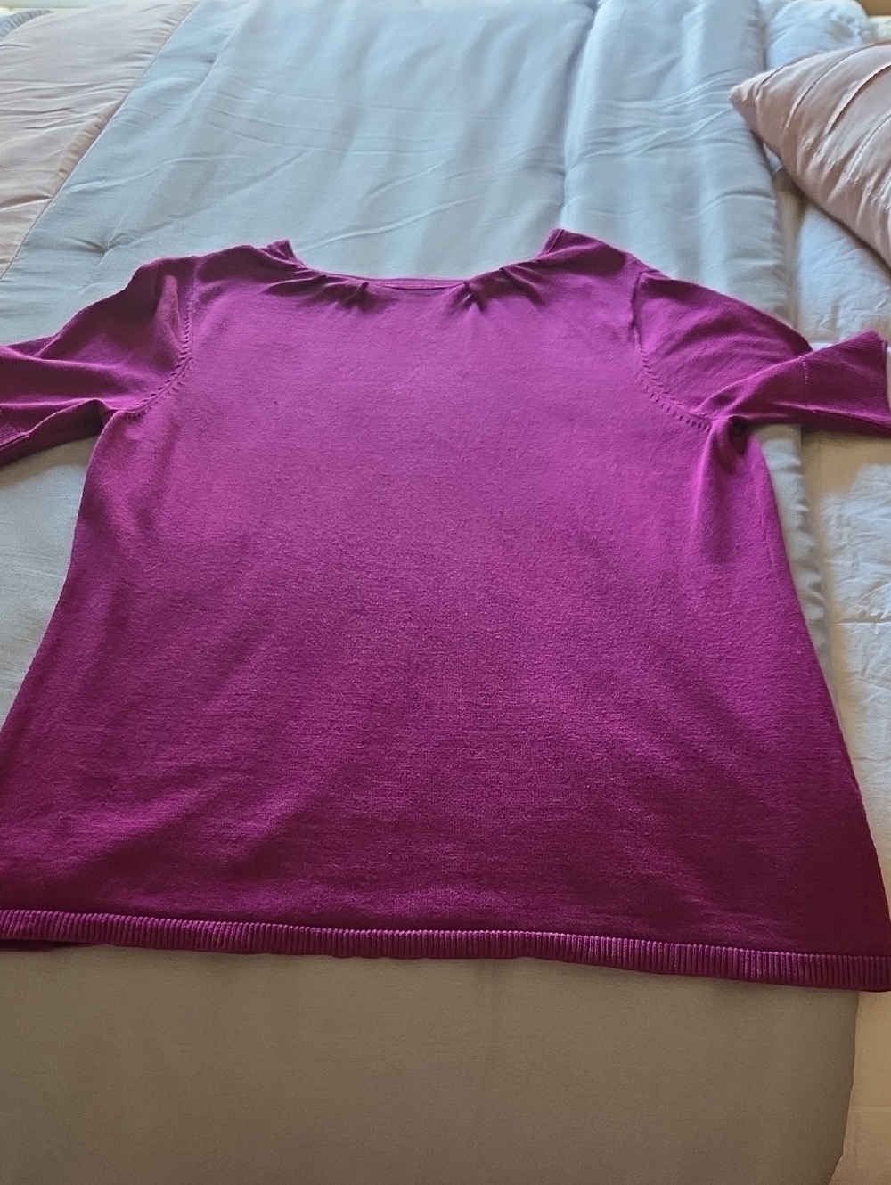Women’s Fuchsia Crewneck Sweater